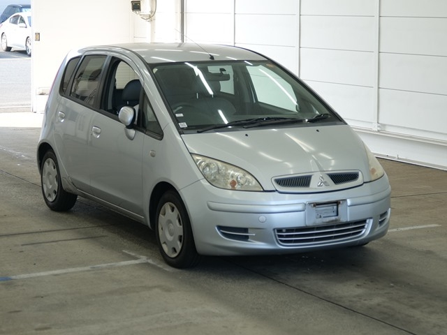 MITSUBISHI COLT — фото