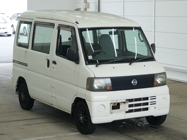 NISSAN CLIPPER — фото