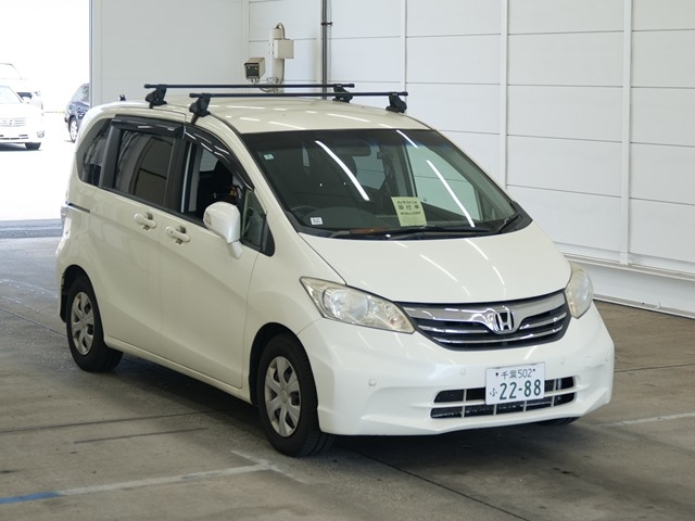 HONDA FREED — фото