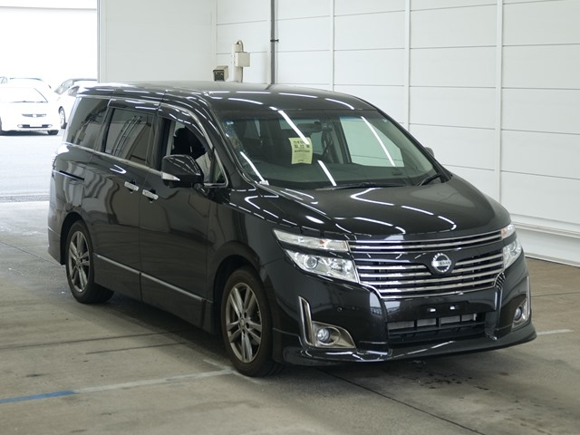 NISSAN ELGRAND — фото