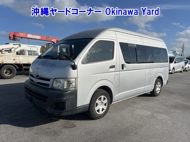 TOYOTA HIACE — фото