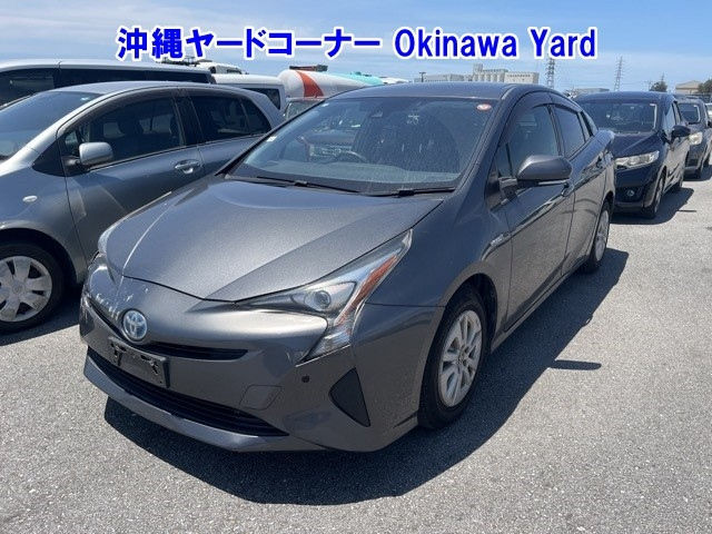 TOYOTA PRIUS — фото