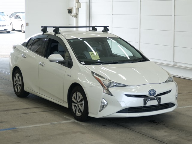 TOYOTA PRIUS — фото