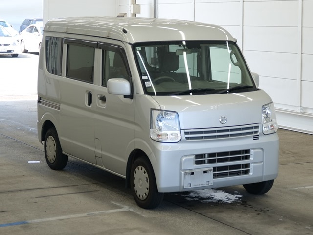 NISSAN CLIPPER — фото