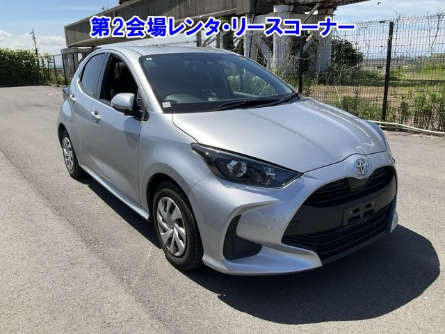 TOYOTA YARIS — фото