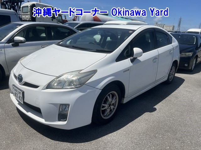 TOYOTA PRIUS — фото