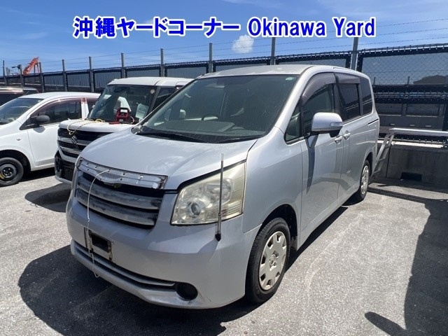 TOYOTA NOAH — фото