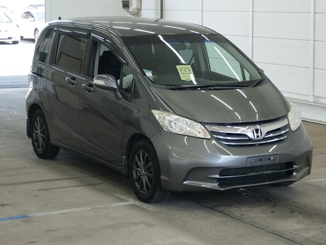 HONDA FREED — фото
