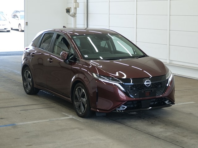 NISSAN AURA — фото
