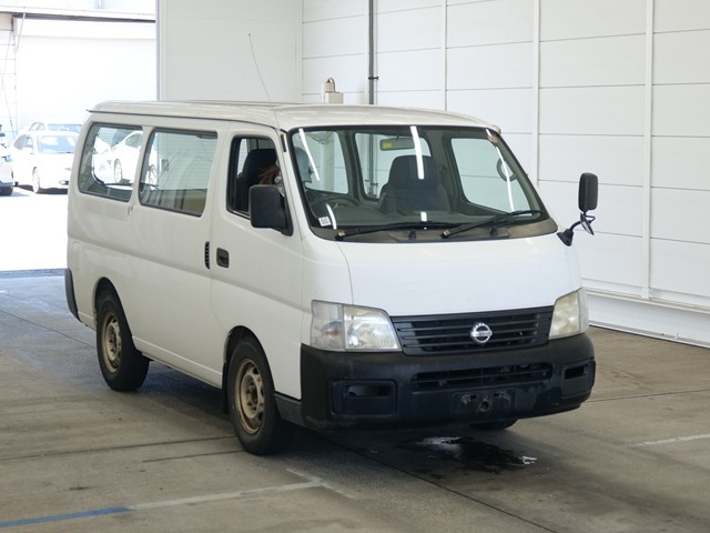 NISSAN CARAVAN — фото