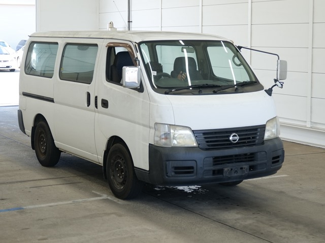 NISSAN CARAVAN — фото
