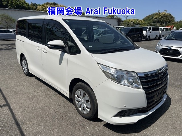 TOYOTA NOAH — фото