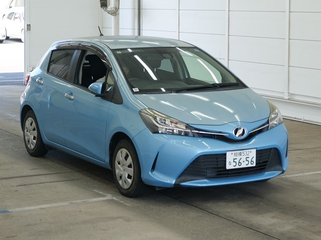 TOYOTA VITZ — фото