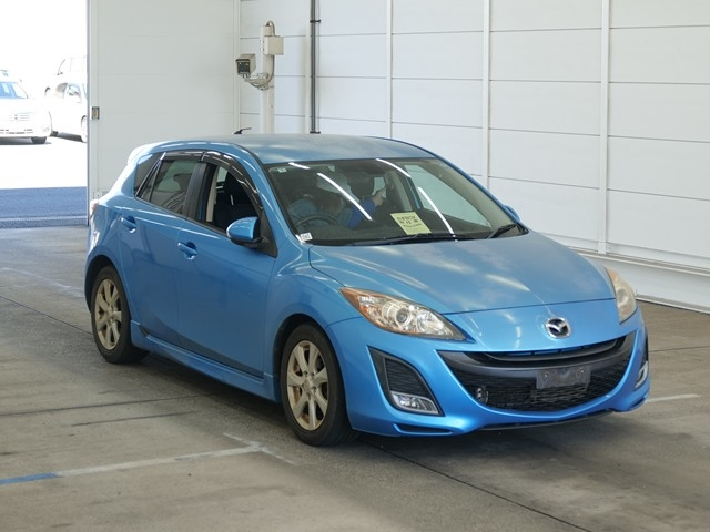 MAZDA AXELA
