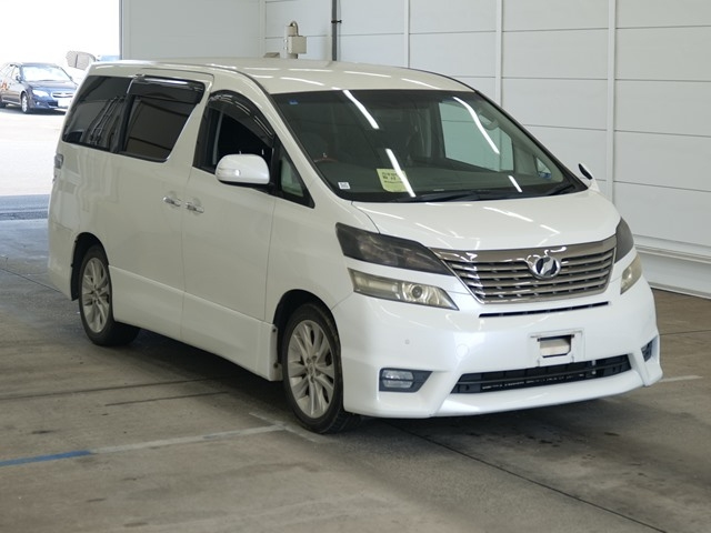 TOYOTA VELLFIRE — фото