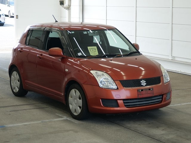 SUZUKI SWIFT — фото