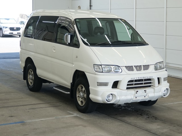 MITSUBISHI DELICA — фото
