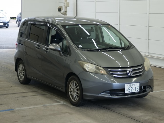 HONDA FREED — фото