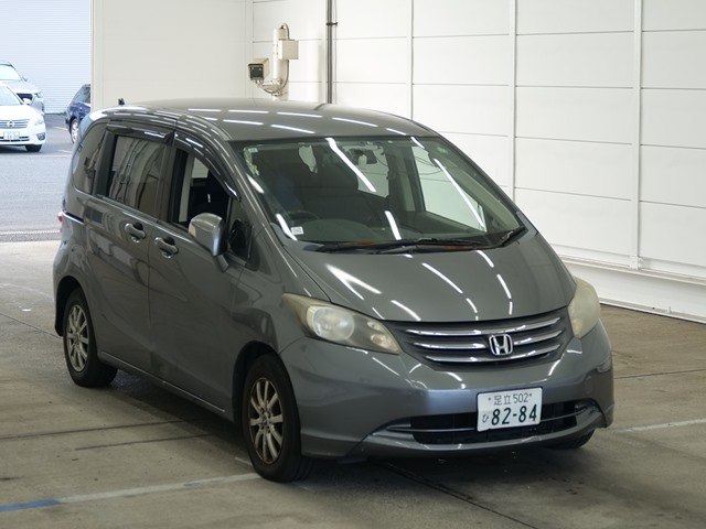 HONDA FREED — фото