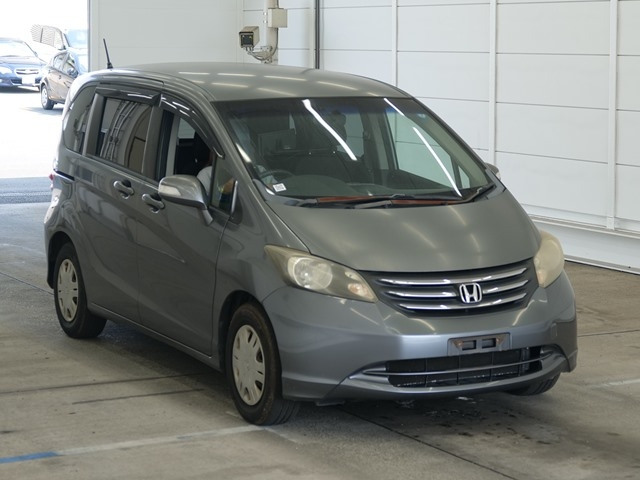 HONDA FREED — фото
