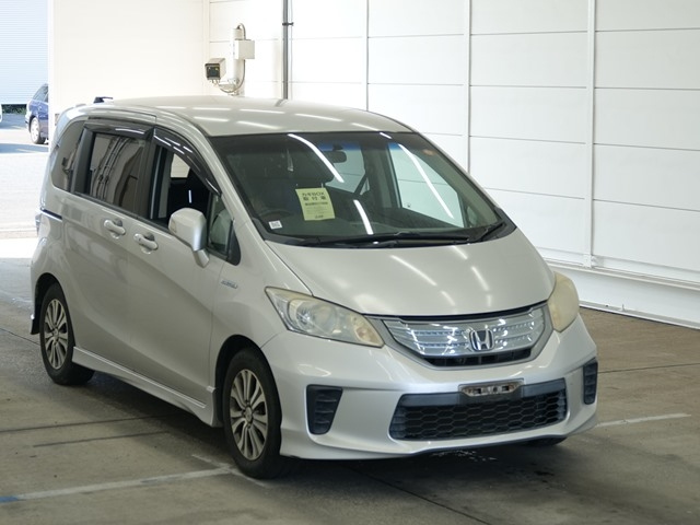 HONDA FREED — фото