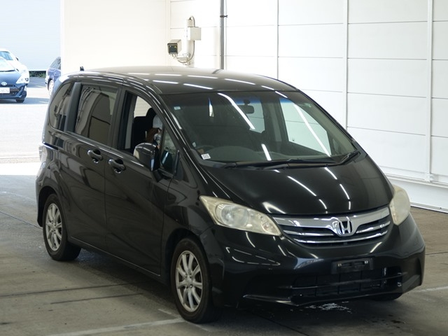 HONDA FREED — фото