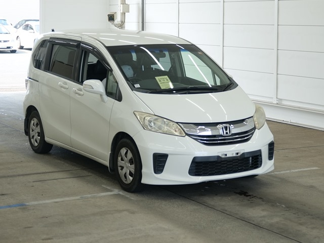 HONDA FREED — фото