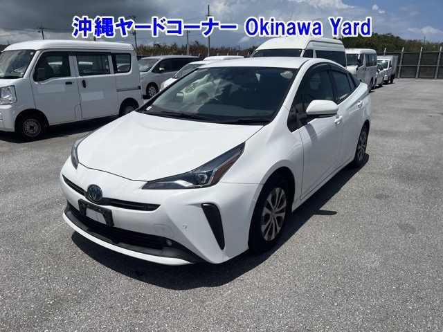 TOYOTA PRIUS — фото
