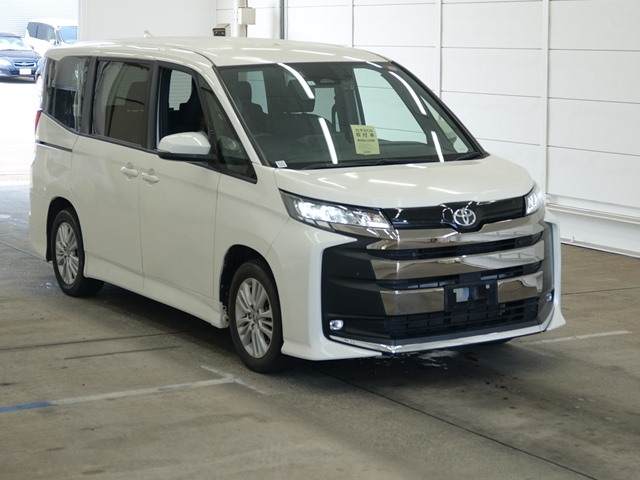 TOYOTA NOAH — фото
