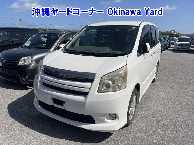 TOYOTA NOAH — фото