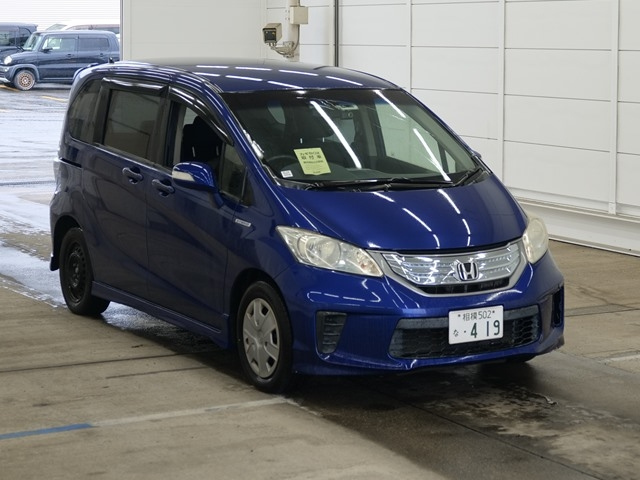 HONDA FREED — фото