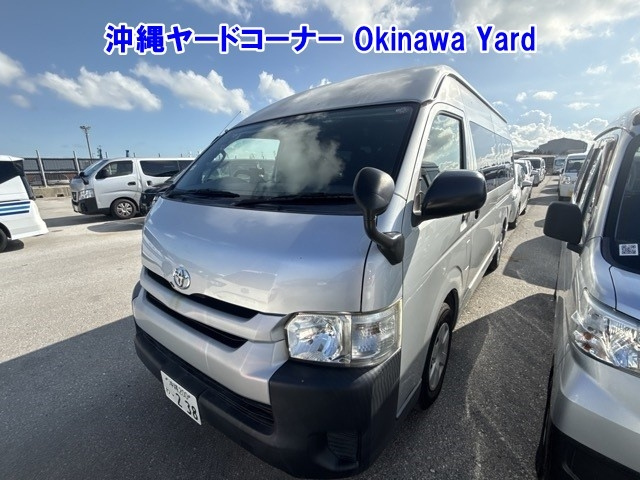 TOYOTA HIACE — фото
