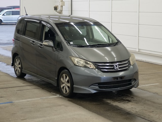 HONDA FREED — фото