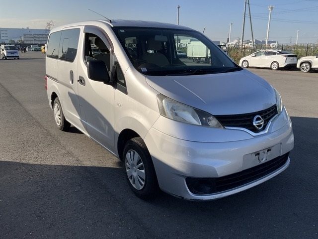NISSAN NV200 — фото