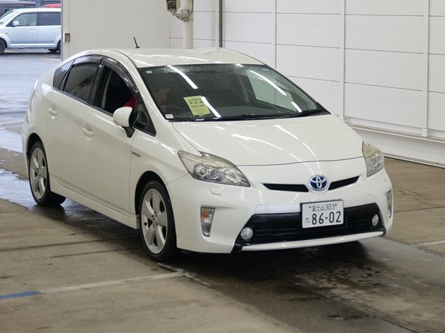 TOYOTA PRIUS — фото
