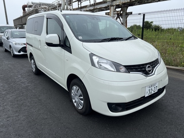 NISSAN NV200 — фото
