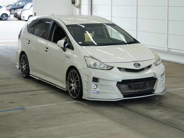 TOYOTA PRIUS — фото