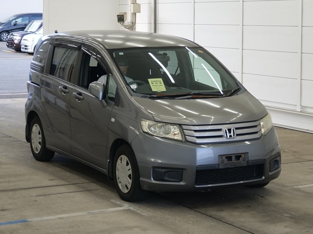 HONDA FREED — фото