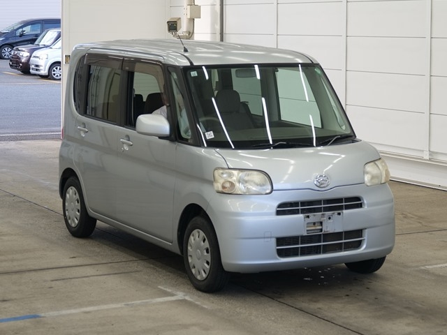 DAIHATSU TANTO — фото