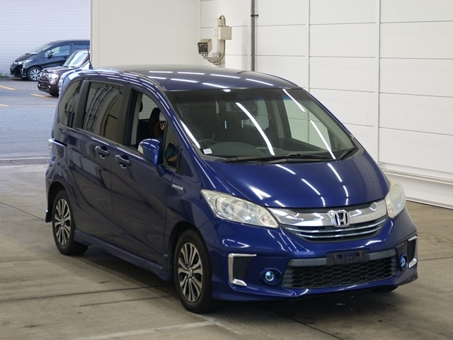 HONDA FREED — фото