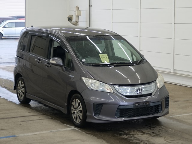 HONDA FREED — фото