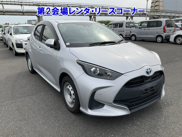 TOYOTA YARIS — фото