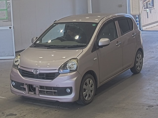 TOYOTA PIXIS — фото
