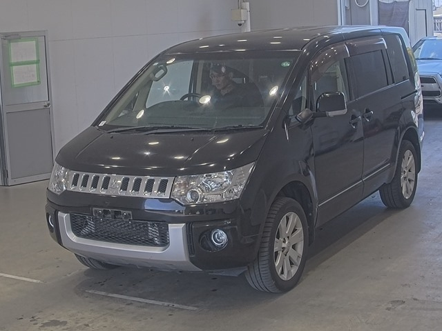 MITSUBISHI DELICA — фото