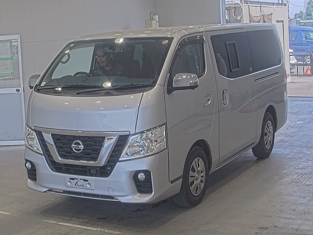 NISSAN CARAVAN — фото
