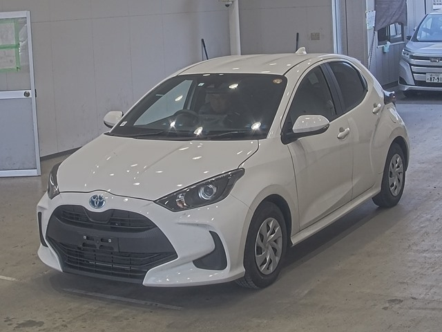 TOYOTA YARIS — фото