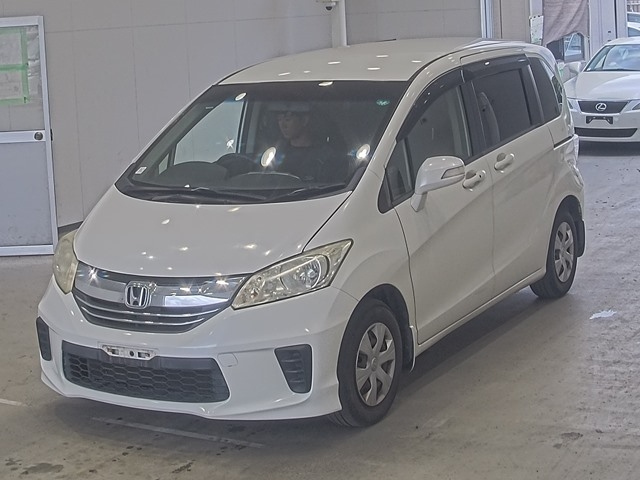 HONDA FREED — фото