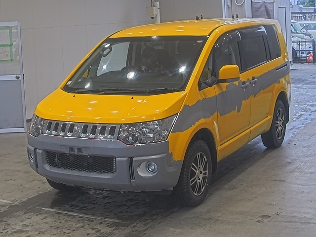 MITSUBISHI DELICA — фото