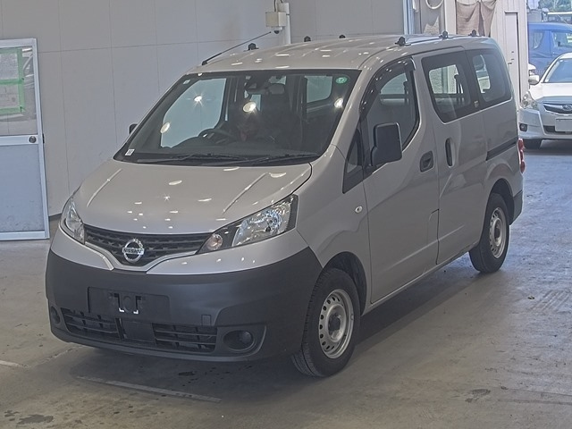 NISSAN NV200 — фото