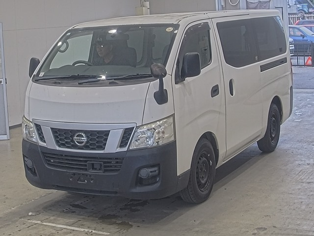 NISSAN CARAVAN — фото